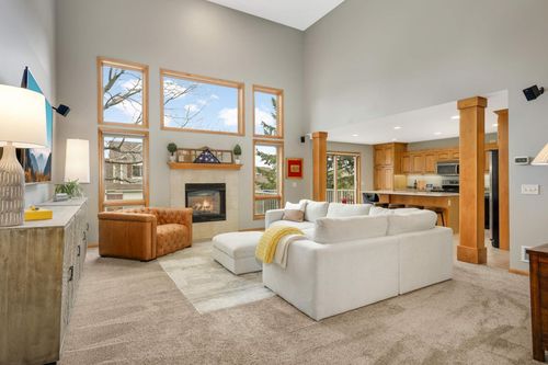 1557 Summit Shores Vis, Burnsville, MN, 55306-5813 | Card Image