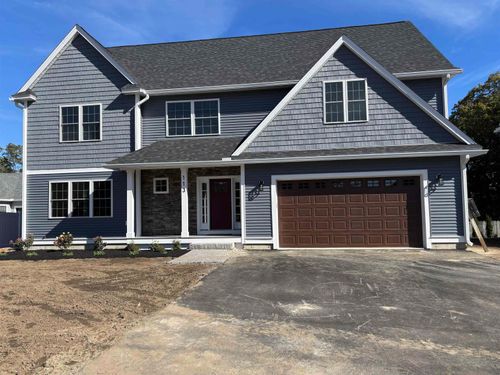 113 Concord St, Nashua, NH, 03064-1703 | Card Image