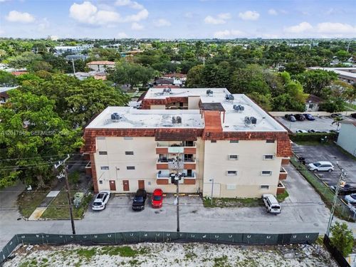 e205-685 Miller Dr, Miami Springs, FL, 33166-6159 | Card Image