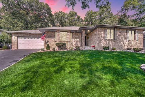 1350 Lakeview Dr, Schererville, IN, 46375-3001 | Card Image