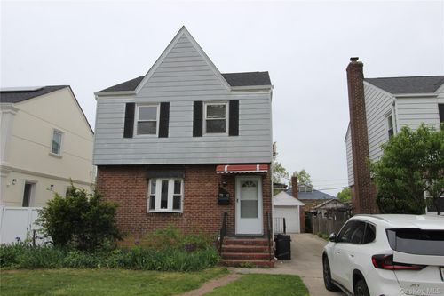 7510 173rd Street, New York, NY, 11366 | Card Image