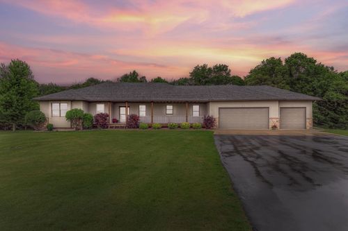 16110 Giefer Ave, Nerstrand, MN, 55053-2612 | Card Image