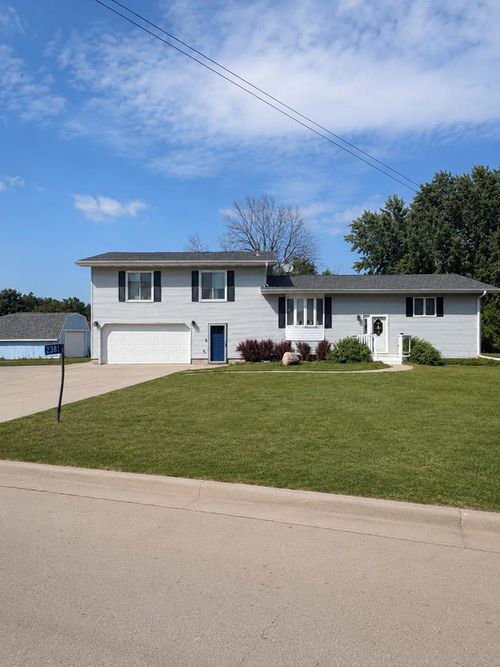 2381 Oak Dr, Fort Dodge, IA, 50501-8756 | Card Image