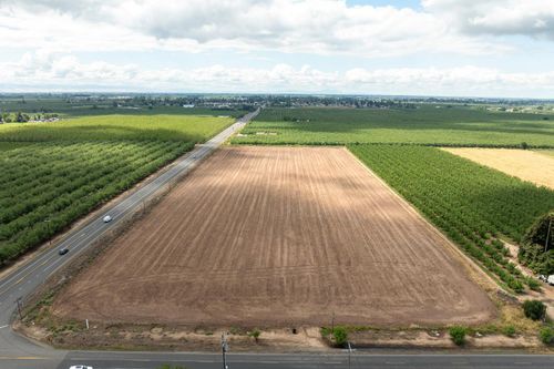 18305 S Steinegul Road, Escalon, CA, 95320 | Card Image