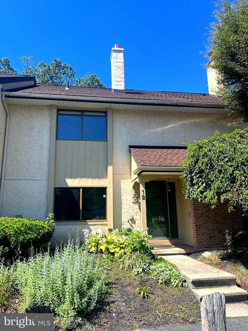 12 Pine Woods Ct, READING, PA, 19607-3341 | Card Image