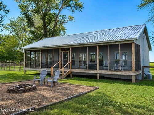 1238 Moon Lake Rd, Dundee, MS, 38626-9679 | Card Image