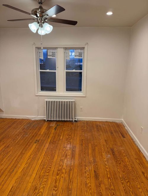 135 22nd St, Bayonne, NJ, 07002-7155 | Card Image