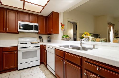 205-2936 Belgrave Ave, Huntington Park, CA, 90255 | Card Image