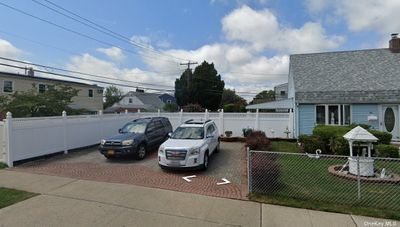 60 Schoolhouse Road, House other with 3 bedrooms, 1 bathrooms and null parking in Levittown NY | Image 2