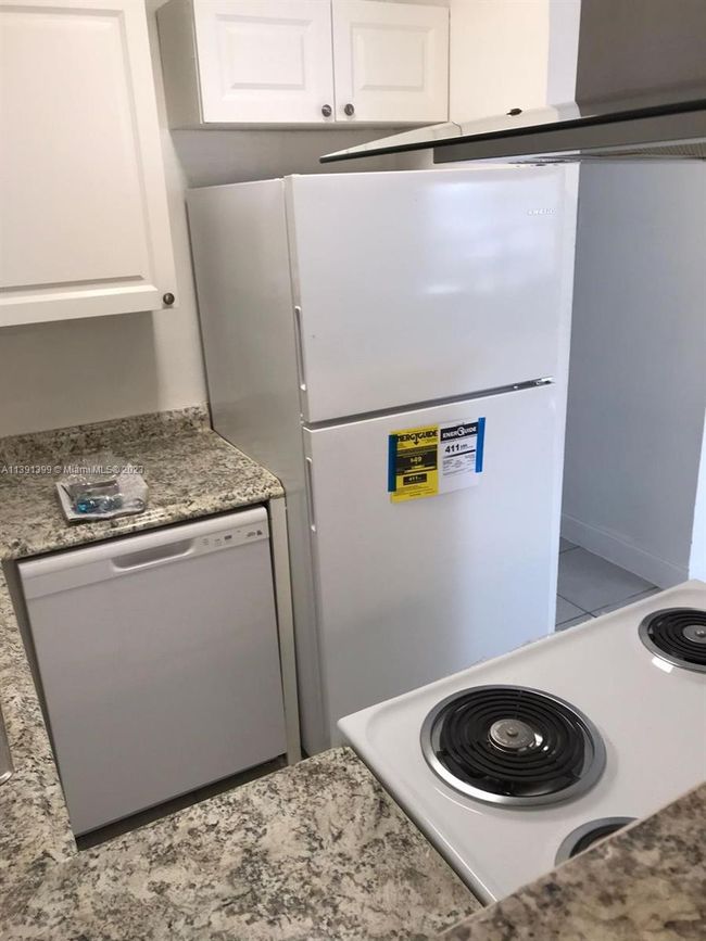 113B - 3016 Coral Ridge Dr, Condo with 2 bedrooms, 2 bathrooms and null parking in Coral Springs FL | Image 5