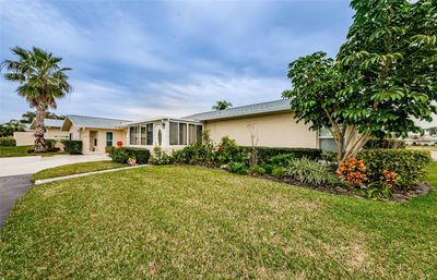 B - 2739 Sherbrooke Lane, House other with 2 bedrooms, 2 bathrooms and null parking in Palm Harbor FL | Image 2