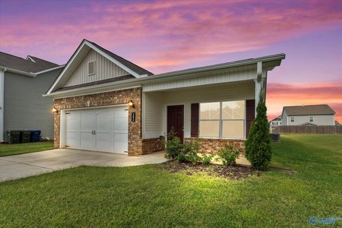 104 Emma Grace Ln, New Market, AL, 35761-6504 | Card Image