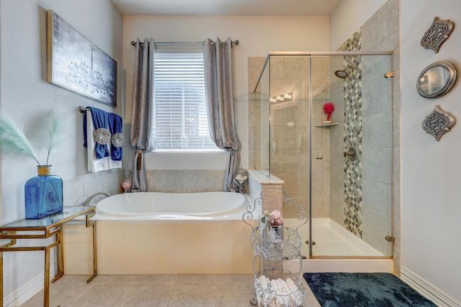 422 Betony Loop, House other with 3 bedrooms, 3 bathrooms and 2 parking in Buda TX | Image 20