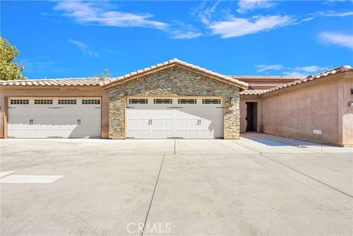 502- Kiowa Road, Apple Valley, CA, 92307 | Card Image