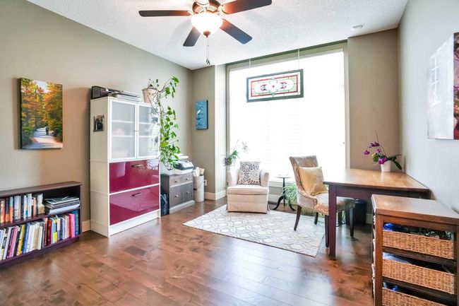 511 Evergreen Circle Sw, House other with 3 bedrooms, 3 bathrooms and 4 parking in Calgary AB | Image 4