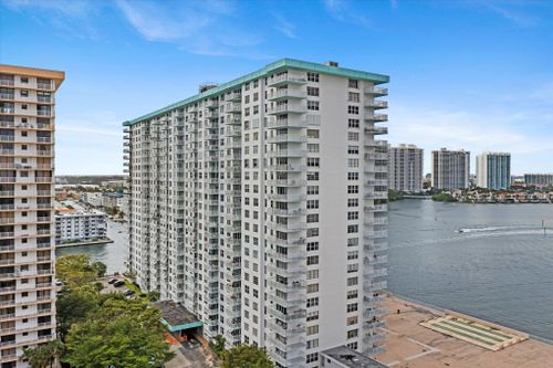 2301-301 174th Street, Sunny Isles Beach, FL, 33160 | Card Image