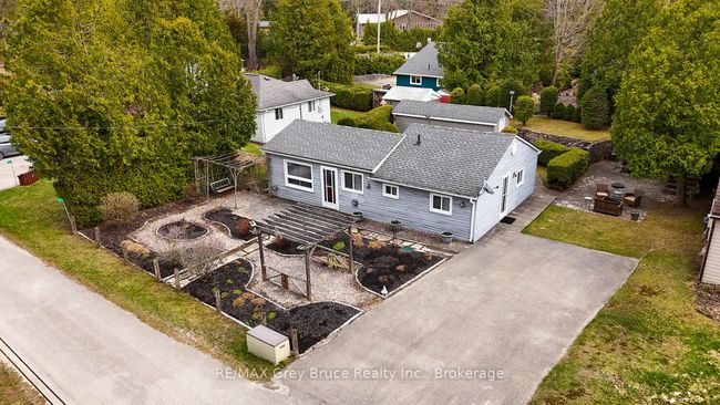 12 Guelph St, House other with 3 bedrooms, 1 bathrooms and 4 parking in Sauble Beach ON | Image 30