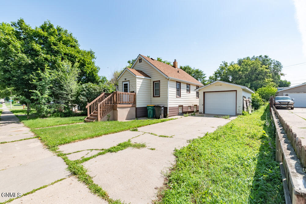 13th St, Bismarck, ND 58501
