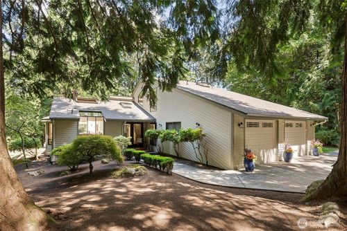 28536 Ne Tolt Hill Rd, Carnation, WA, 98014-8205 | Card Image