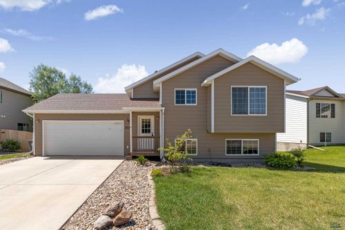 3035 New England St, Rapid City, SD, 57703-4779 | Card Image