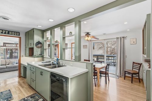 215 Canyon Rd, Wisconsin Dells, WI, 53965-8468 | Card Image