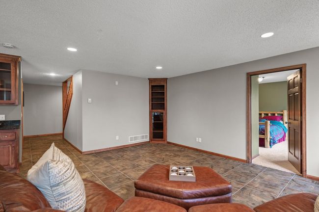 60_17606_93rd60_mls.jpg | Image 68