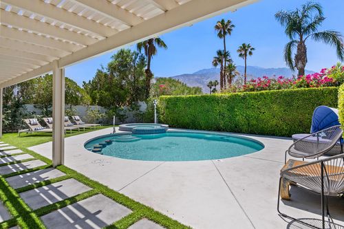 1371 E Del Paso Way, Palm Springs, CA, 92262-3330 | Card Image