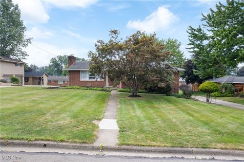 411 Sheri Ave Ne, Massillon, OH, 44646-2151 | Card Image