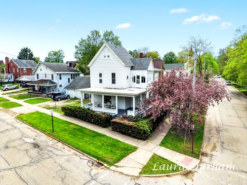 223 N Walnut St, Allegan, MI, 49010-1264 | Card Image