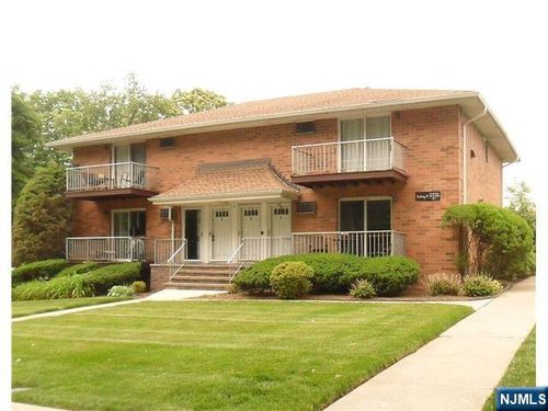 15 Cottage St, Midland Park, NJ, 07432-1906 | Card Image