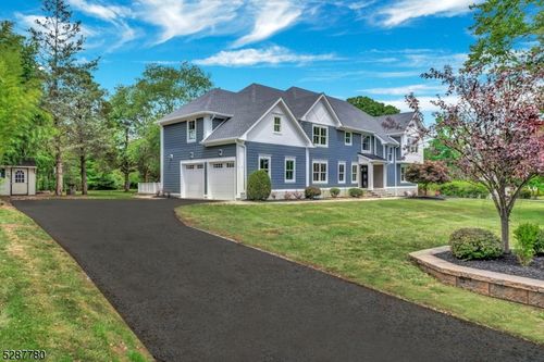 737 Wingate Dr, Bridgewater, NJ, 08807-1608 | Card Image