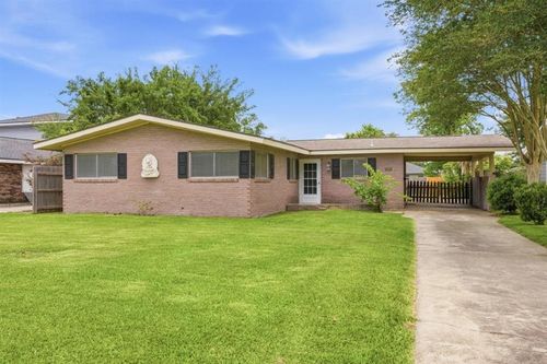 620 Louie St, Lake Charles, LA, 70601-7190 | Card Image