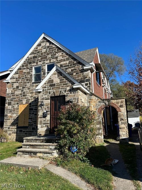 3457 E 105th St, Cleveland, OH, 44104-5643 | Card Image