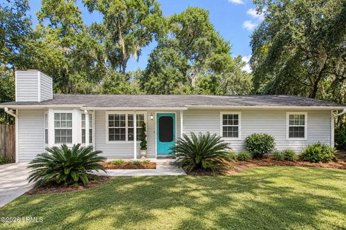 15 Bent Oak Rd, Beaufort, SC, 29907-2627 | Card Image