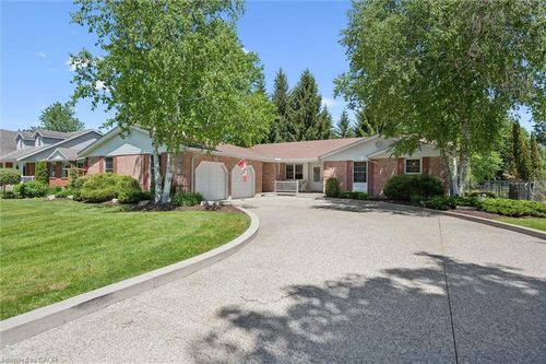26 Peel Street, Woolwich, ON, N0B2V0 | Card Image