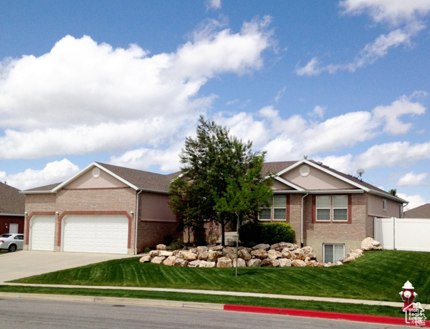 2300 , Syracuse, UT 84075