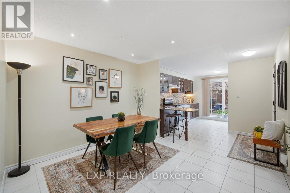 Residential in Mississauga (Applewood) 5