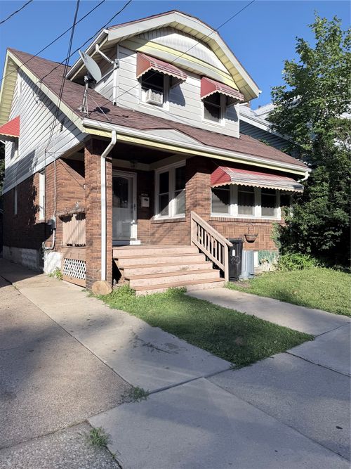 2423 Cranberry St, Erie, PA, 16502-2349 | Card Image