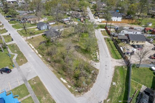 8502 Shady Dr, Houston, TX, 77016-6022 | Card Image