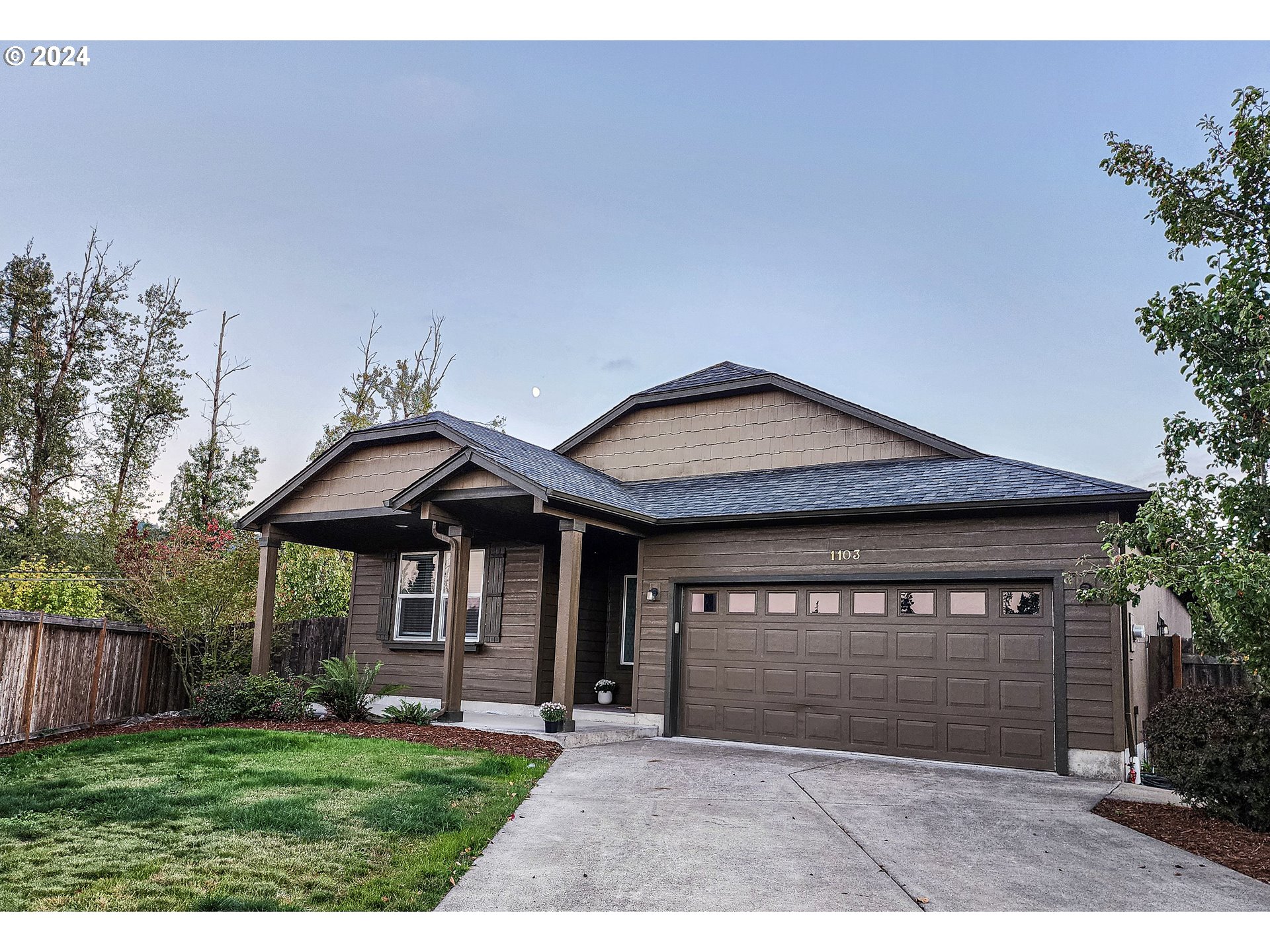 2nd St, Cottage Grove, OR 97424