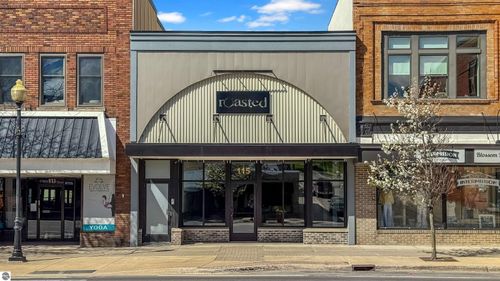 115 N Mitchell St, Cadillac, MI, 49601-1832 | Card Image