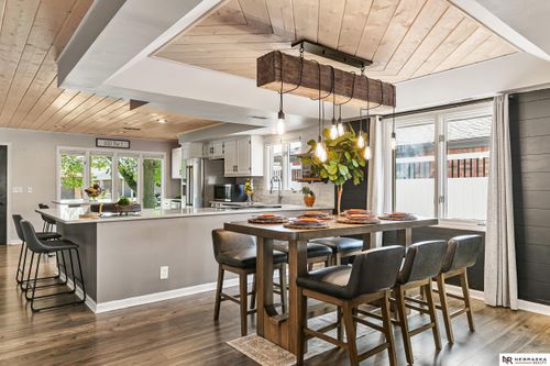 600 Pier 1, Lincoln, NE, 68528-1429 | Card Image