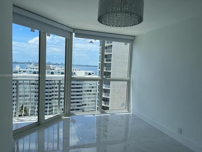 APT-1622 - 7601 E Treasure Dr, Condo with 2 bedrooms, 2 bathrooms and null parking in North Bay Village FL | Image 38