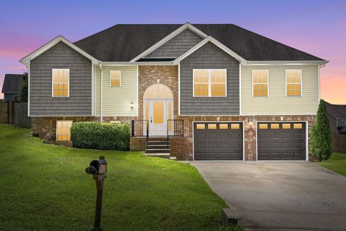 2204 Allen Griffey Rd, Clarksville, TN, 37042-4616 | Card Image