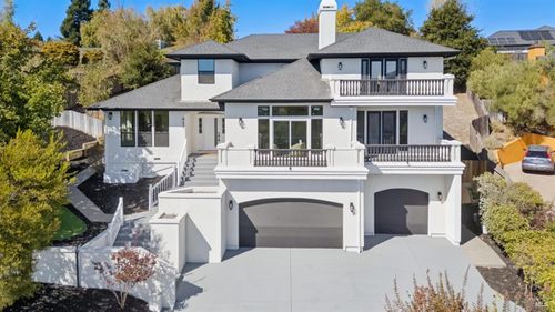 827 N Webster Street, Petaluma, CA, 94952 | Card Image