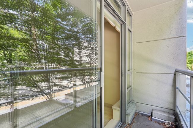 APT-205 - 2929 1 St Ave, Condo with 1 bedrooms, 1 bathrooms and 1 parking in Seattle WA | Image 29