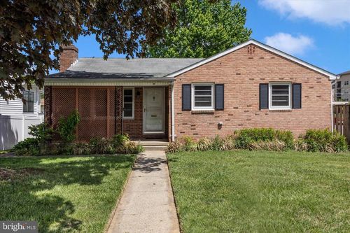 17 E 13th St, FREDERICK, MD, 21701-4402 | Card Image