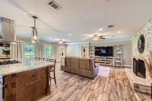 Kitchen and Living room | Image 11