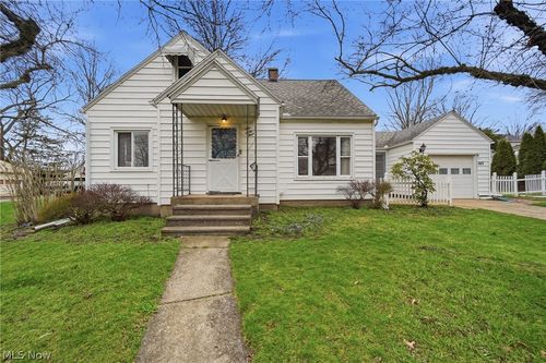 163 E Ford Avenue, Barberton, OH, 44203 | Card Image