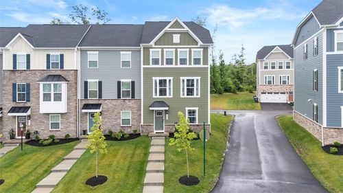 5042 Spruce Rd, Gibsonia, PA, 15044-6945 | Card Image
